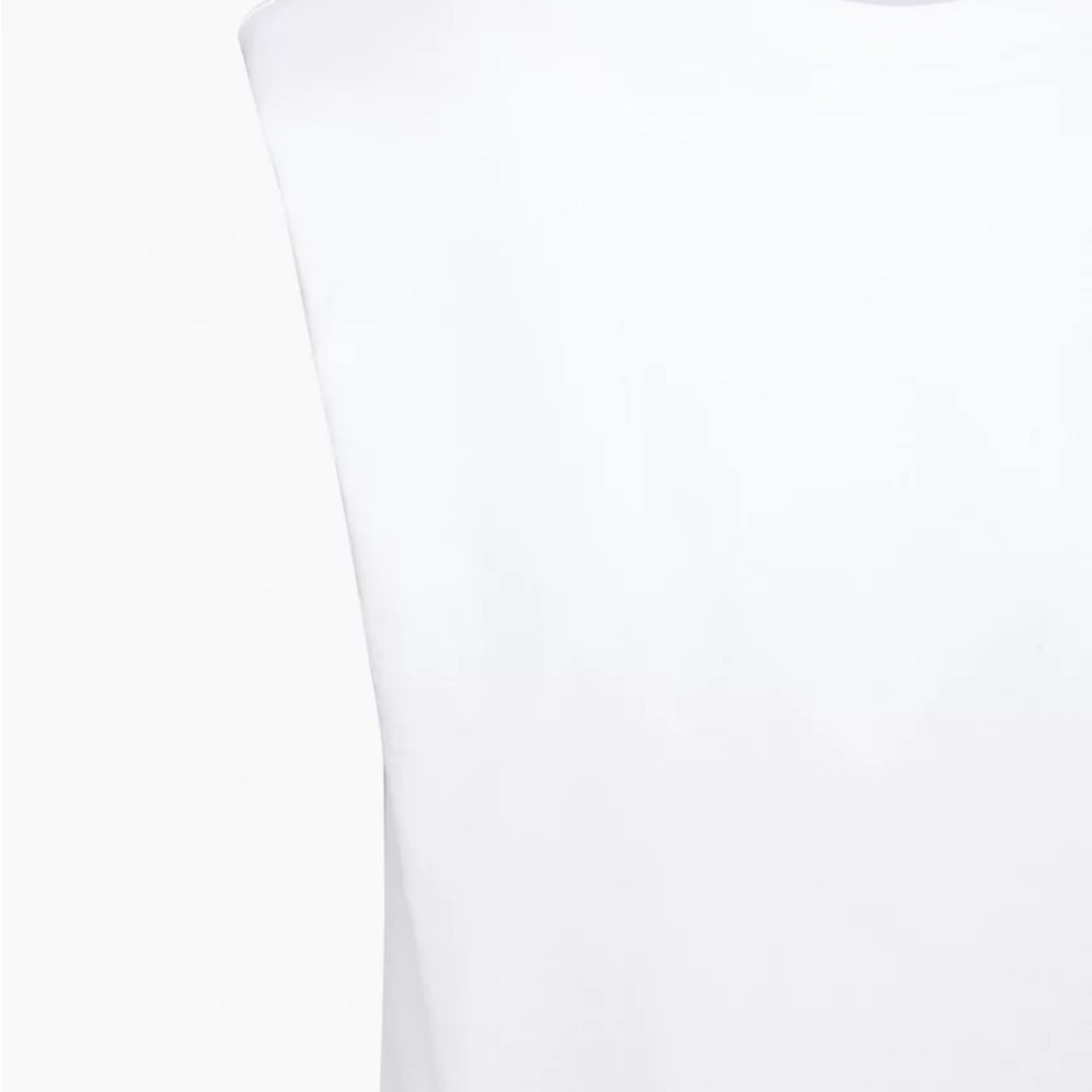 Aritizia white t-shirt with shoulder pads. Sold out online in medium! Worn once - Picture 6 of 6